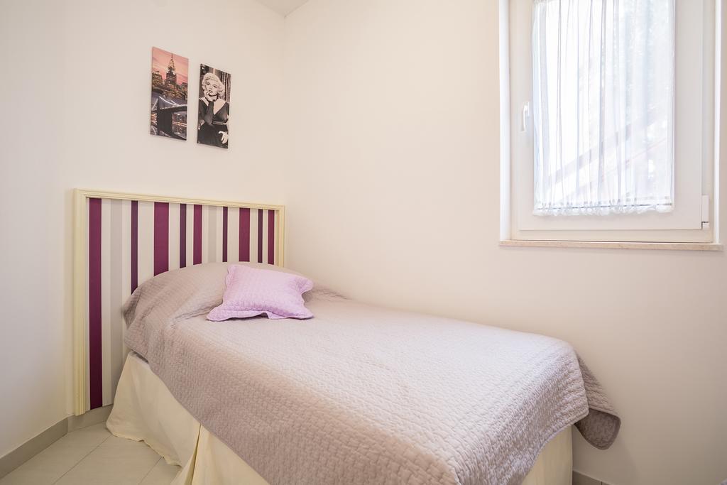 Apartments Oleandar Rogoznica  Chambre photo